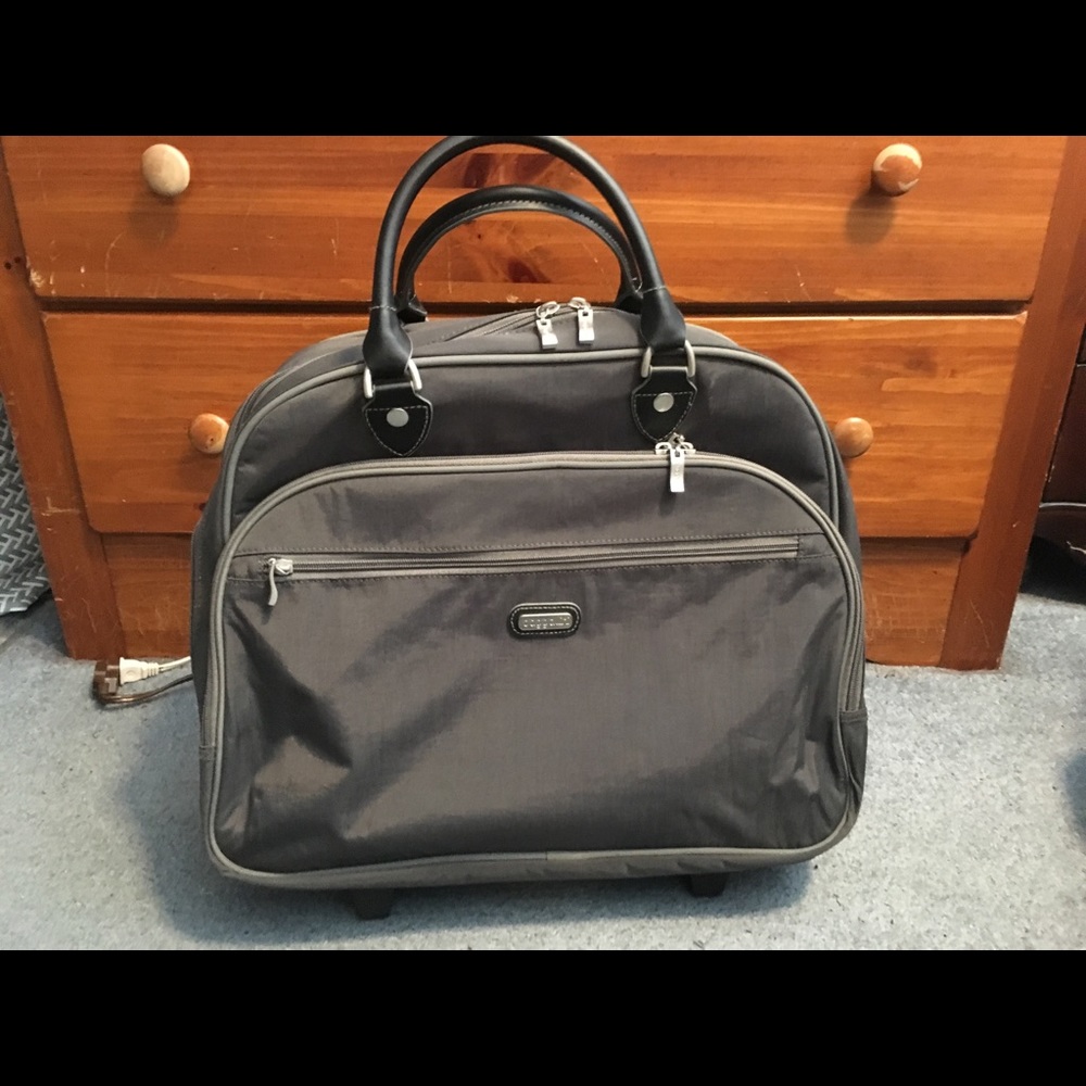 COPY - Baggallini small suit case